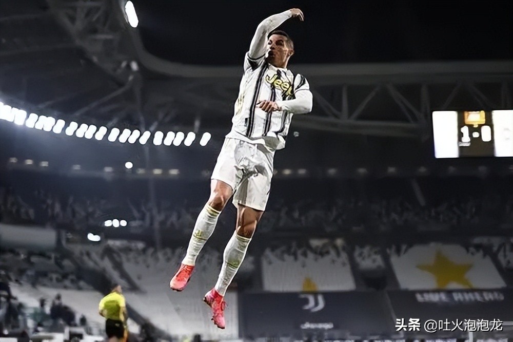 足球进球庆祝动作集锦,那些精彩进球瞬间足球