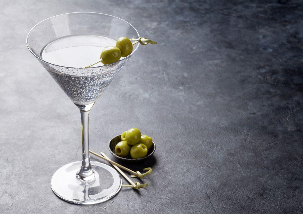 点一杯鸡尾酒喝一口就走,点一杯mojito