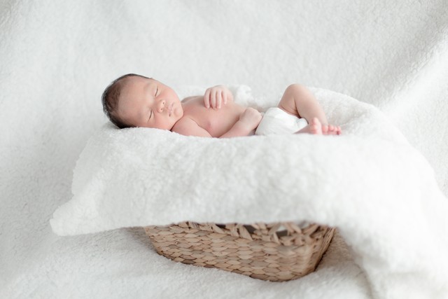 宝宝睡觉时惊跳越来越频繁怎么办,宝宝睡觉时老是惊跳什么原因