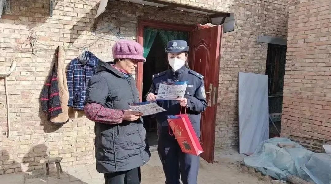 璀﹀療涓轰綘骞冲畨鍥㈠渾淇濋┚鎶よ埅,璀﹀療鍥炲鍧氬畧宀椾綅瀹堟姢涓囧鍥㈠渾