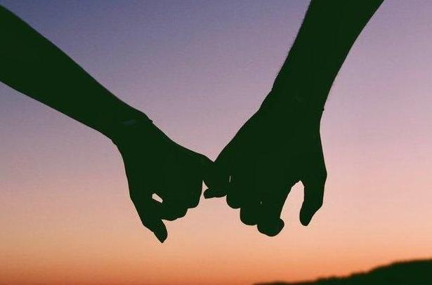 见字如面爱你的人自然会爱你,见字如面爱自己是浪漫的开始