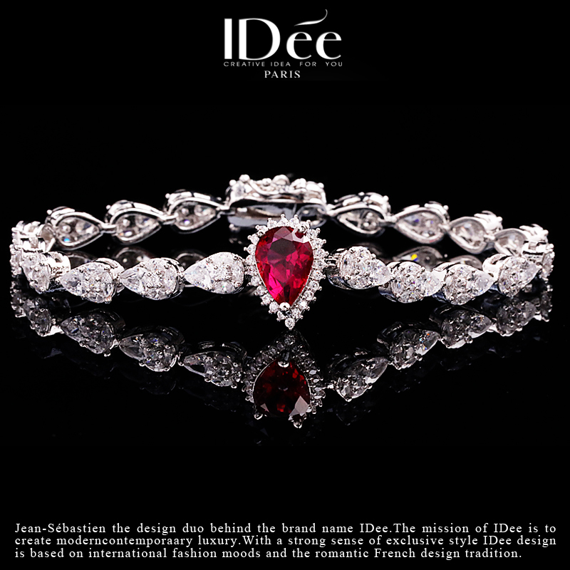 演绎悦己的优雅浪漫——法国IDee红水晶耀钻轻奢手链浪漫腕饰