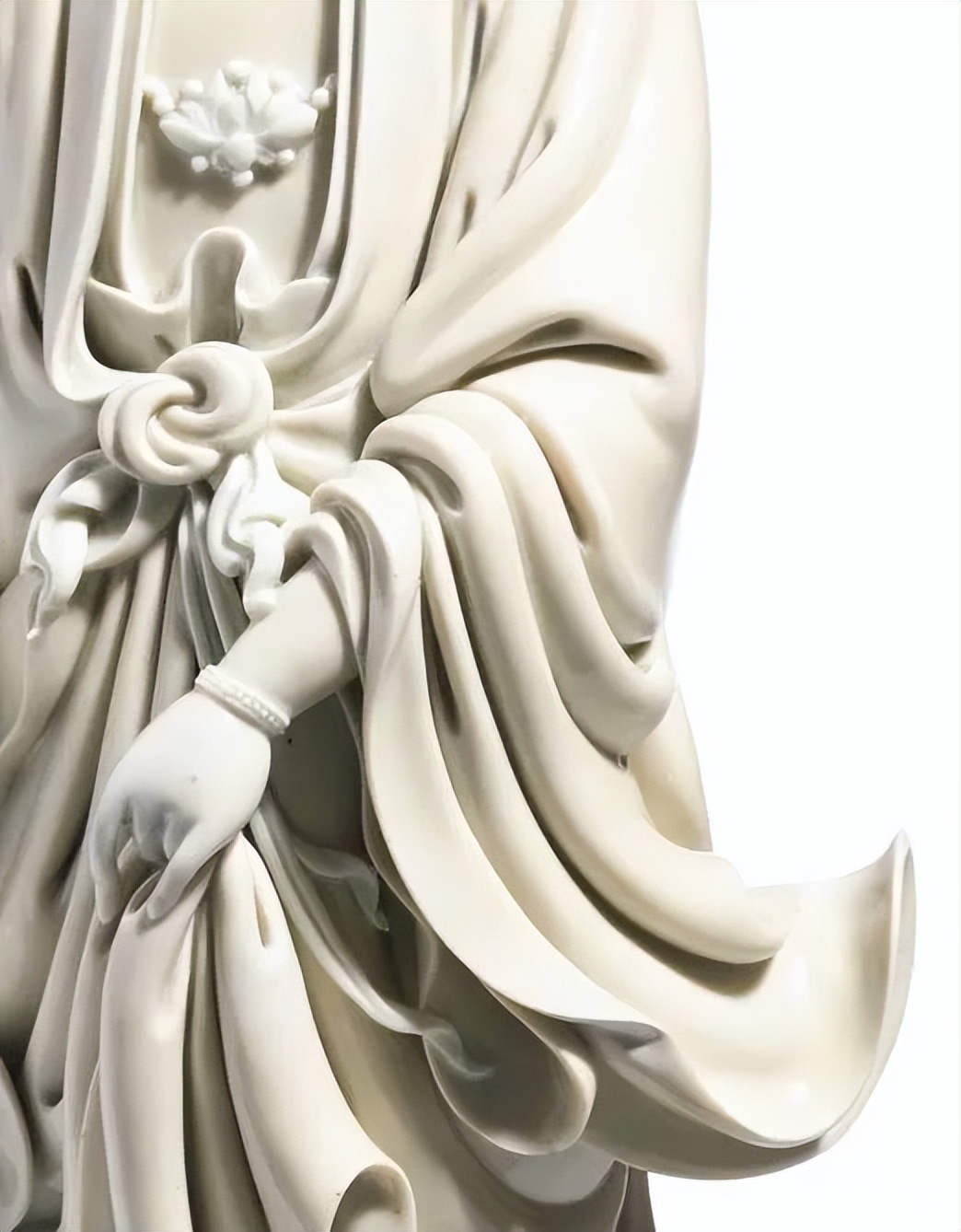 “最美中国白”拍出1633万天价，背后的神秘男人火了