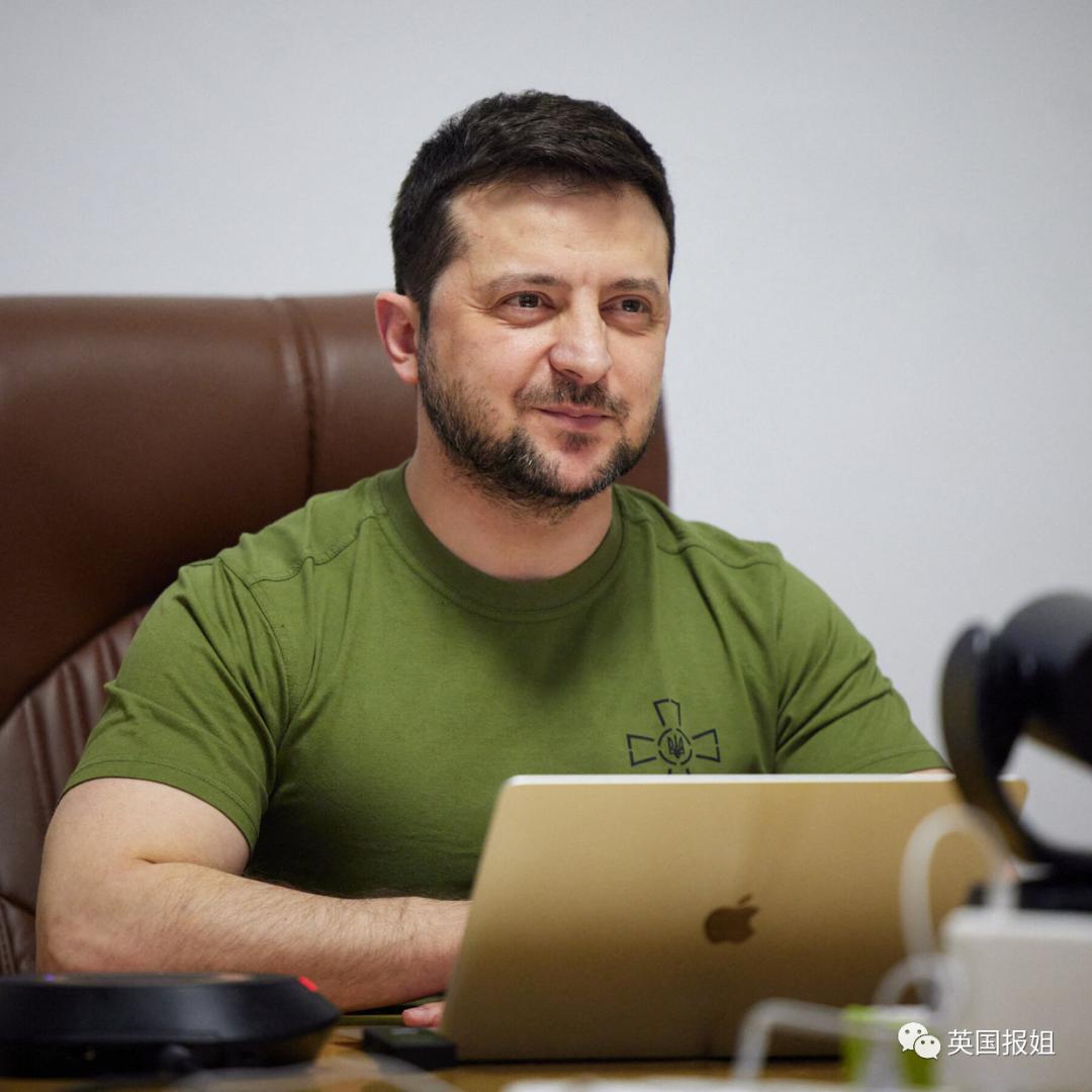 加拿大总理放弃“长发*男美**”人设,剪硬汉发型太辣眼被全网群嘲?