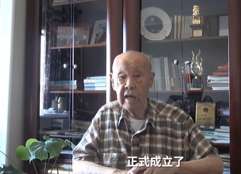 六小龄童痛悼太上老君郑榕,六小龄童郑榕