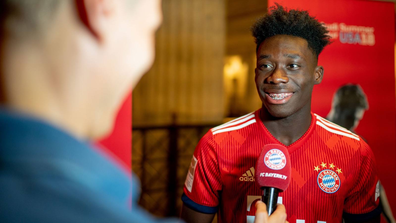 所有足球球星英文名字,足球球星外号大全