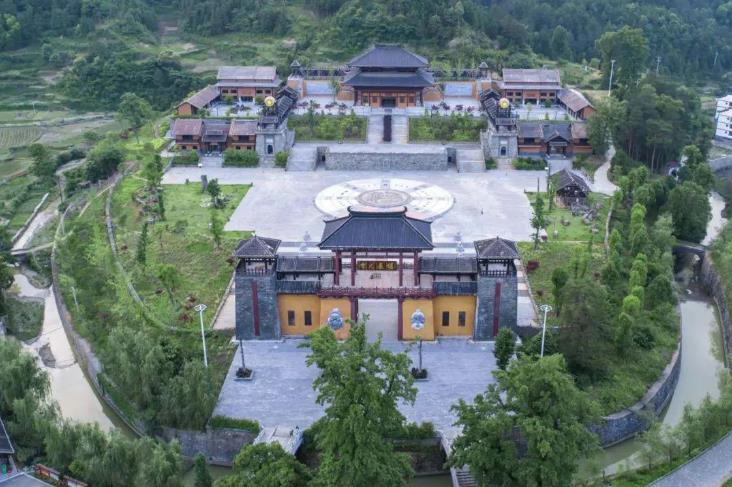 一家企业撑起一座城,一个企业撑起一座城市半边天