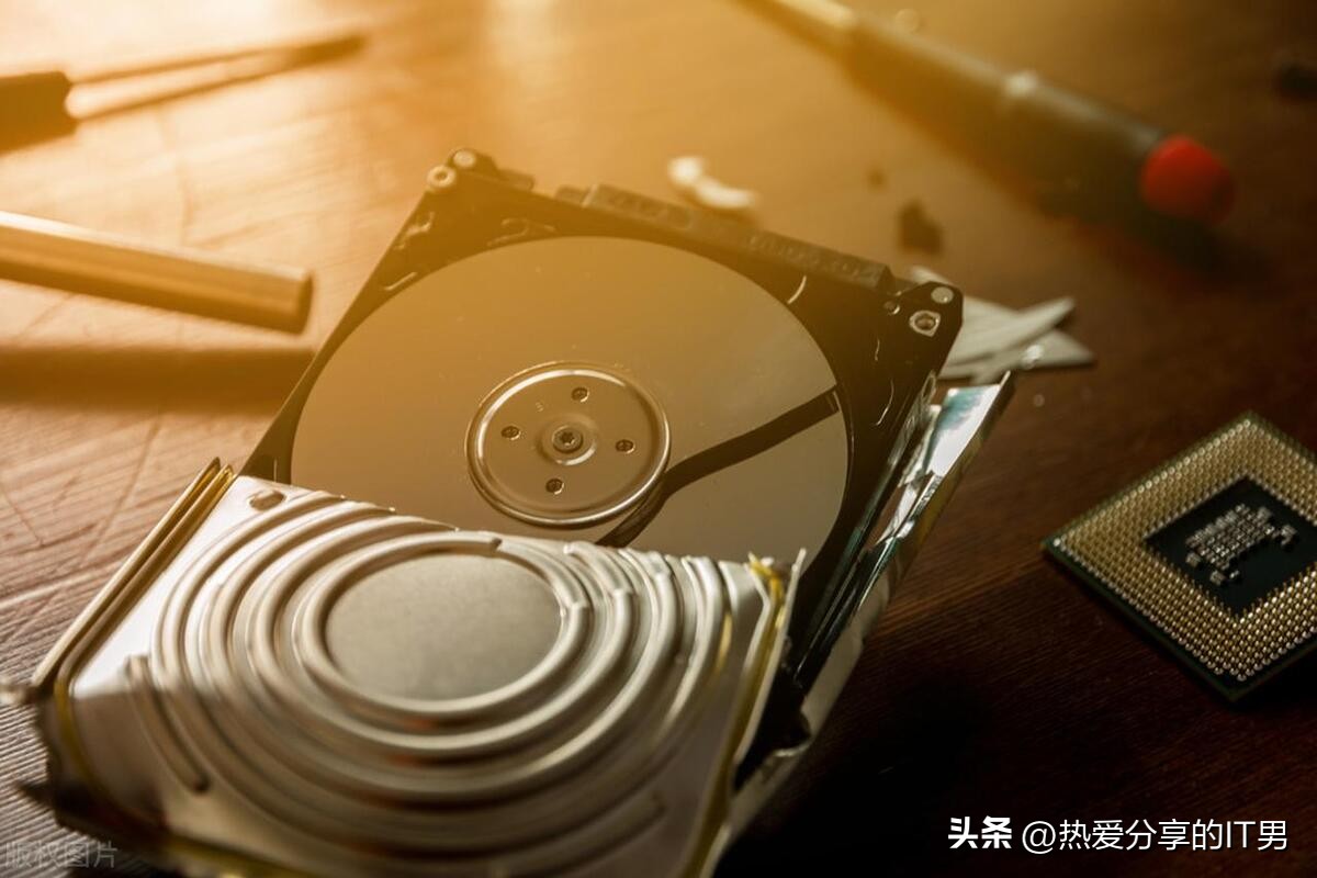 电脑长时间不关机会有辐射吗,电脑长时间不关机会影响硬盘吗