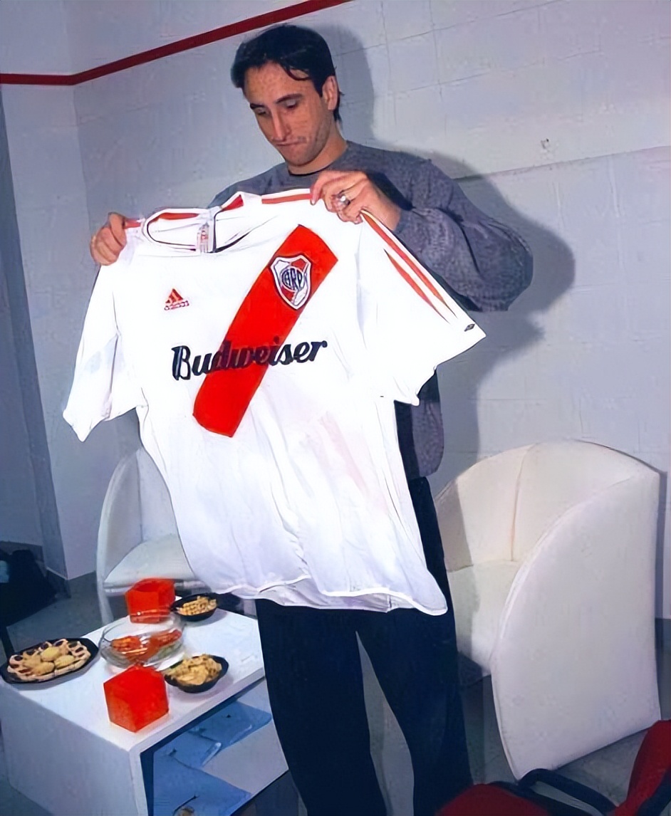 篮球经典回顾科比与詹姆斯,nba球星情结