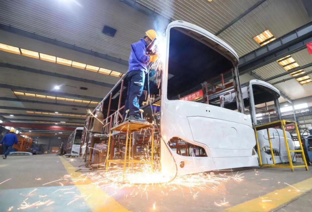 南昌市经开区经济发展,南昌市争分夺秒拼经济