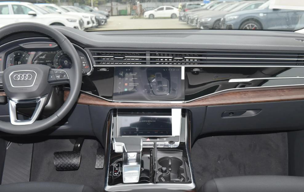 奥迪q7suv落地价是多少,柴油大型suv奥迪q7怎么样