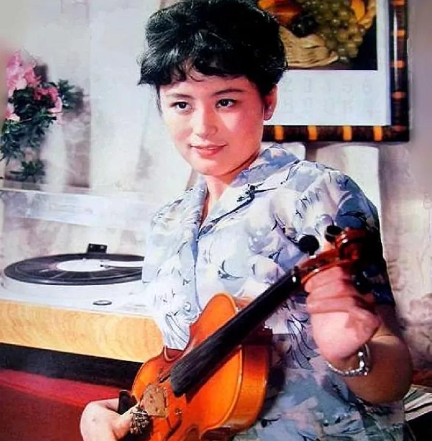 80年代美女明星廖学秋近照曝光,女演员廖学秋青年照片