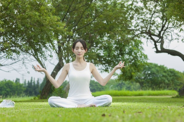 打坐中打嗝现象是怎么回事,打坐15分后就打嗝是什么原因