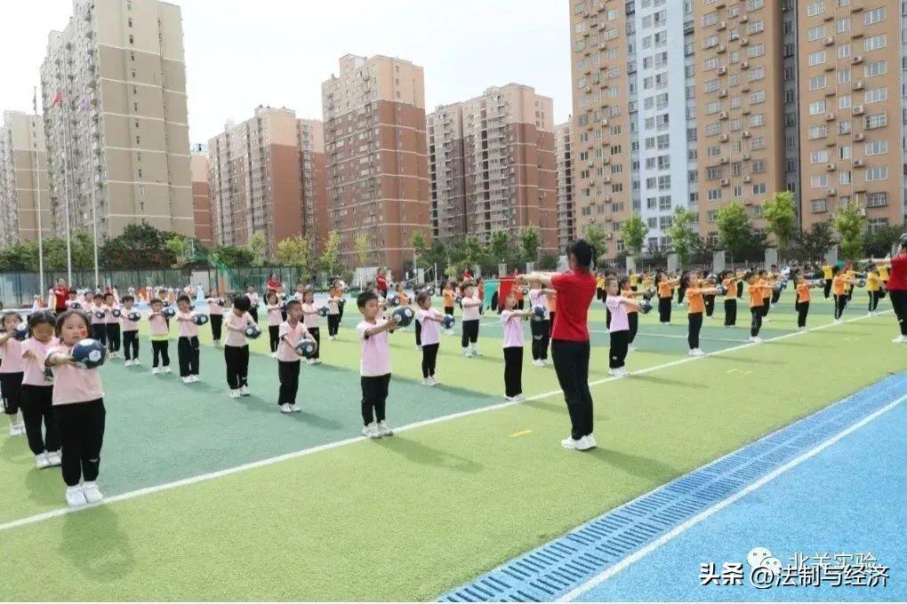 幼儿园亲子足球游戏,濮阳市实验幼儿园亲子嘉年华活动