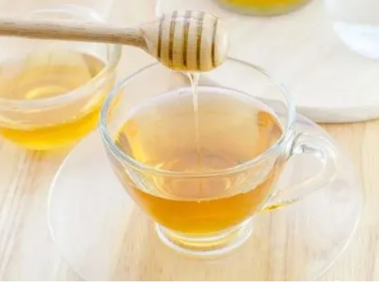 蜂蜜什么时候喝最好早上还是晚上,正常喝蜂蜜在哪个时间喝好