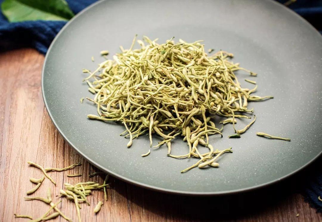 金银花和什么搭配对肝脏好呢,金银花泡茶喝对肝脏是否有好处