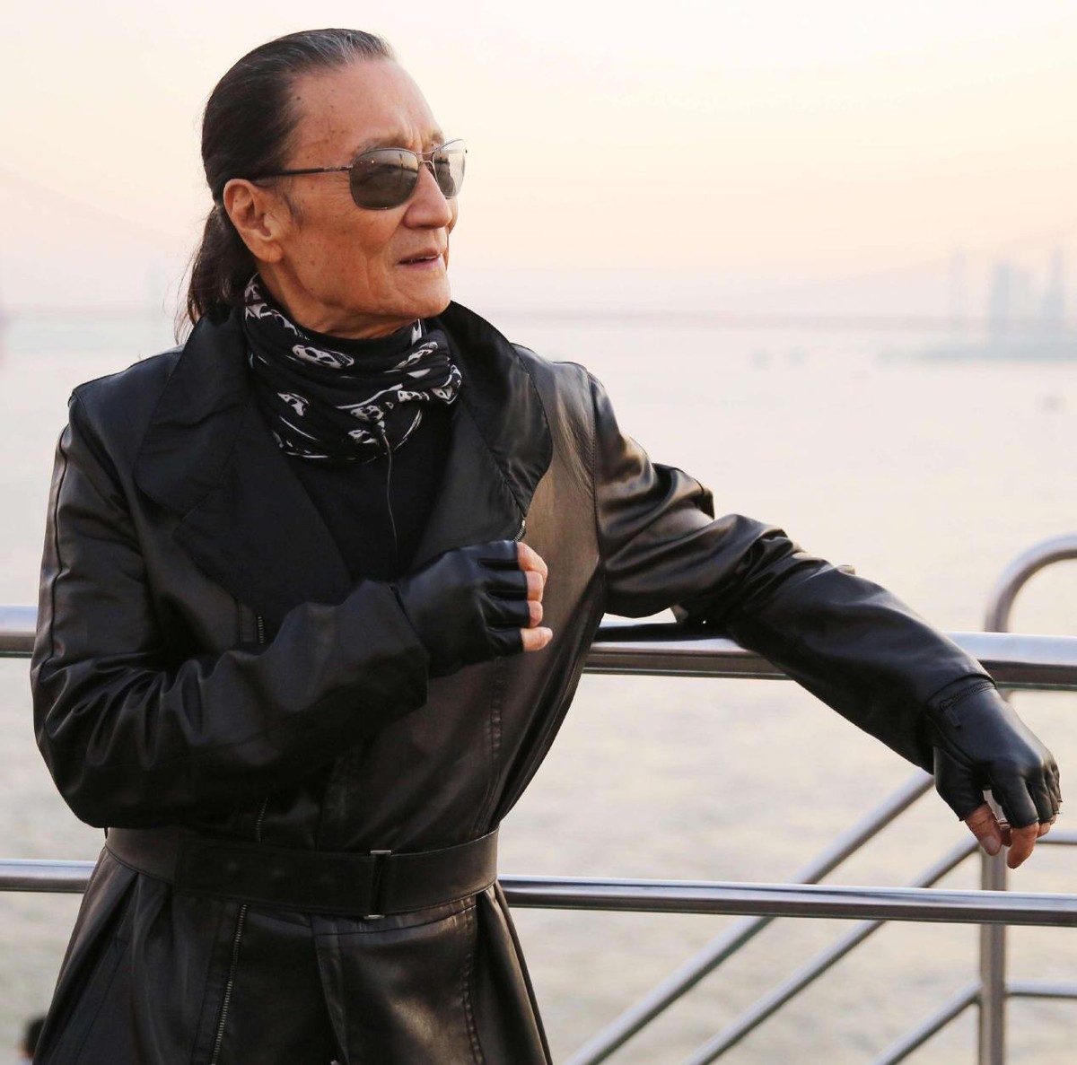 成龙谢贤向华强,谢贤李小龙谁大