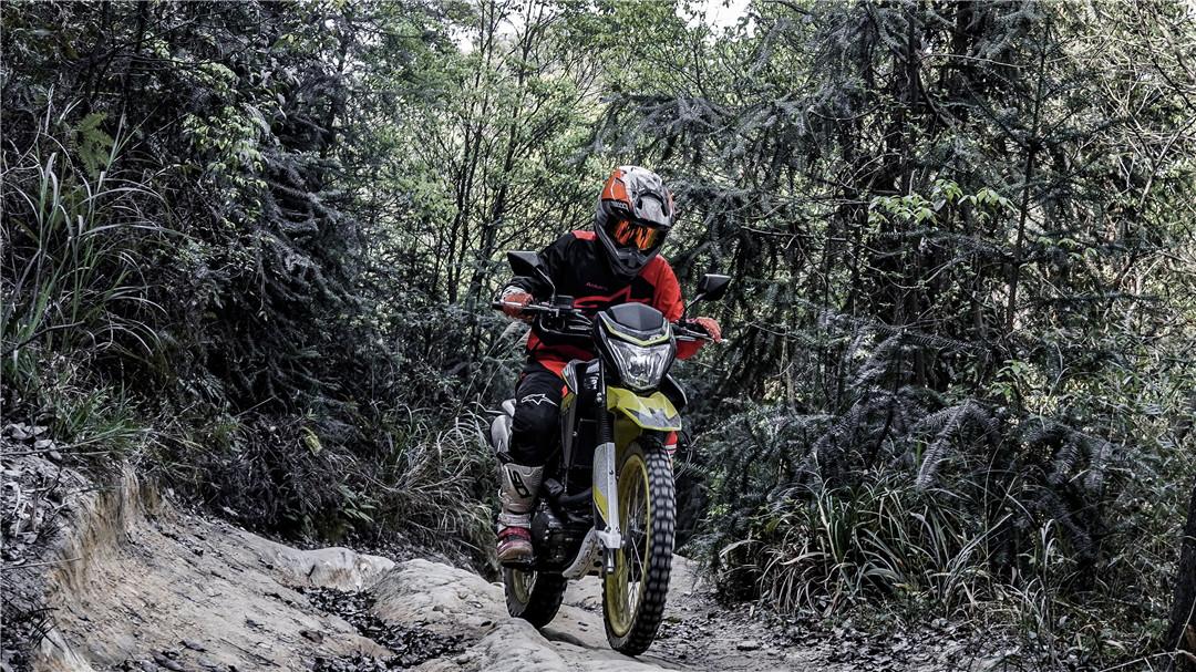 能上路的250cc摩托跑车,能跑250迈左右的摩托车