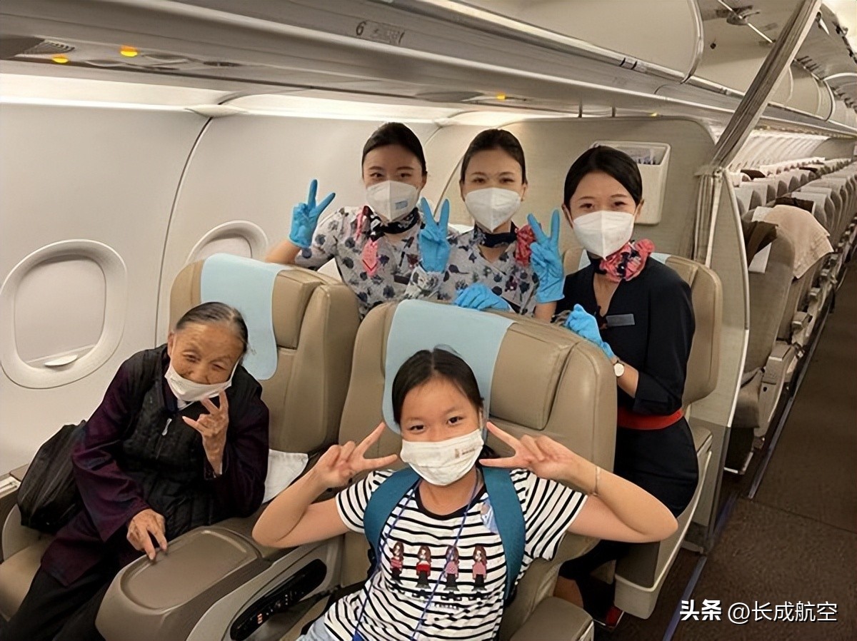 14岁小孩可以独自坐飞机去国外吗,14岁孩子没有身份证怎么坐飞机