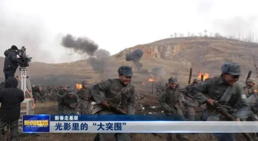 大学生进剧组当群演引热议,大学生进剧组当群演演技炸裂