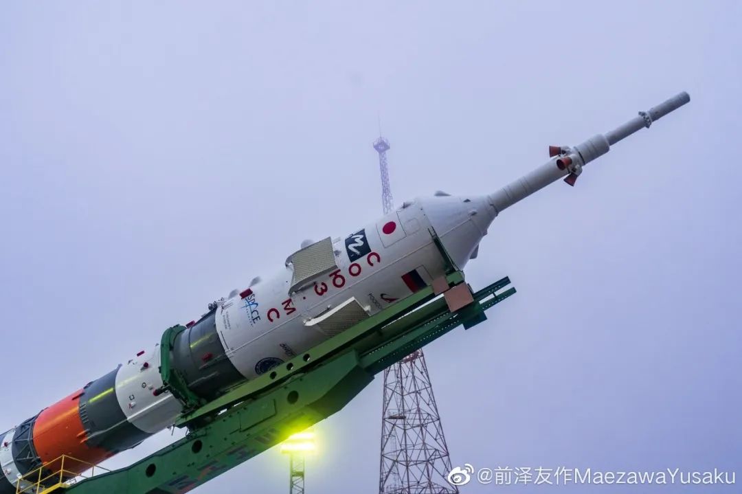 随便花过亿美金请陌生美女上太空，这个富豪目的可不单纯！