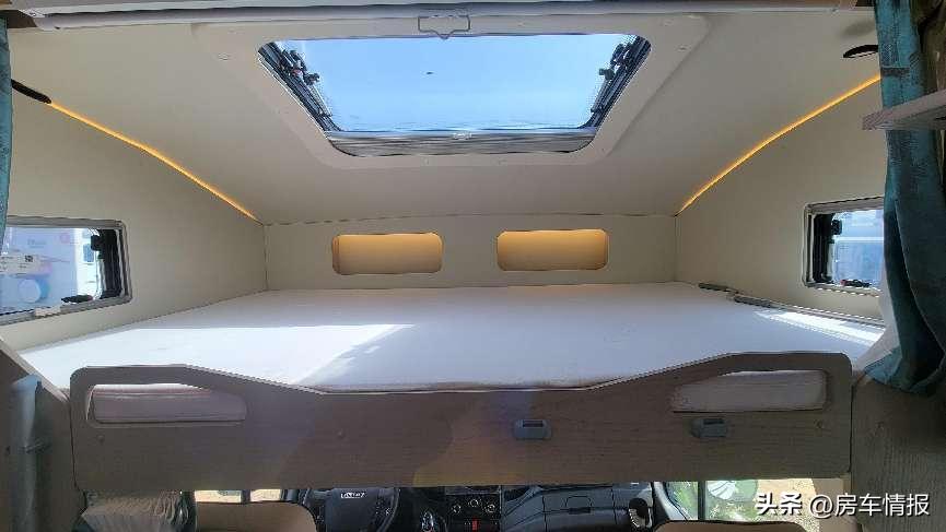 刚买的房车开回家后真的很喜欢,外观好看最舒适的房车