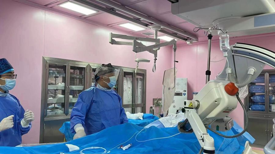 现代医疗技术与中医药治疗相结合,中医药技术与现代技术的结合