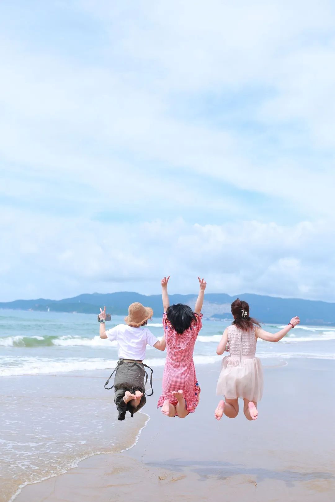 7月份人来人往街道,7月北京人山人海