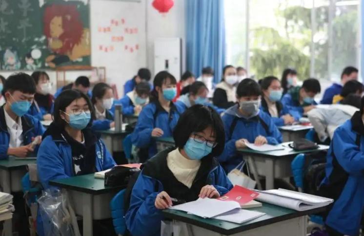 文科生理科生谁更有前途,文科生和理科生哪个更有优势视频