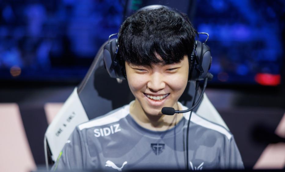 t1第一个世界冠军,各赛区解说看t1战胜jdg