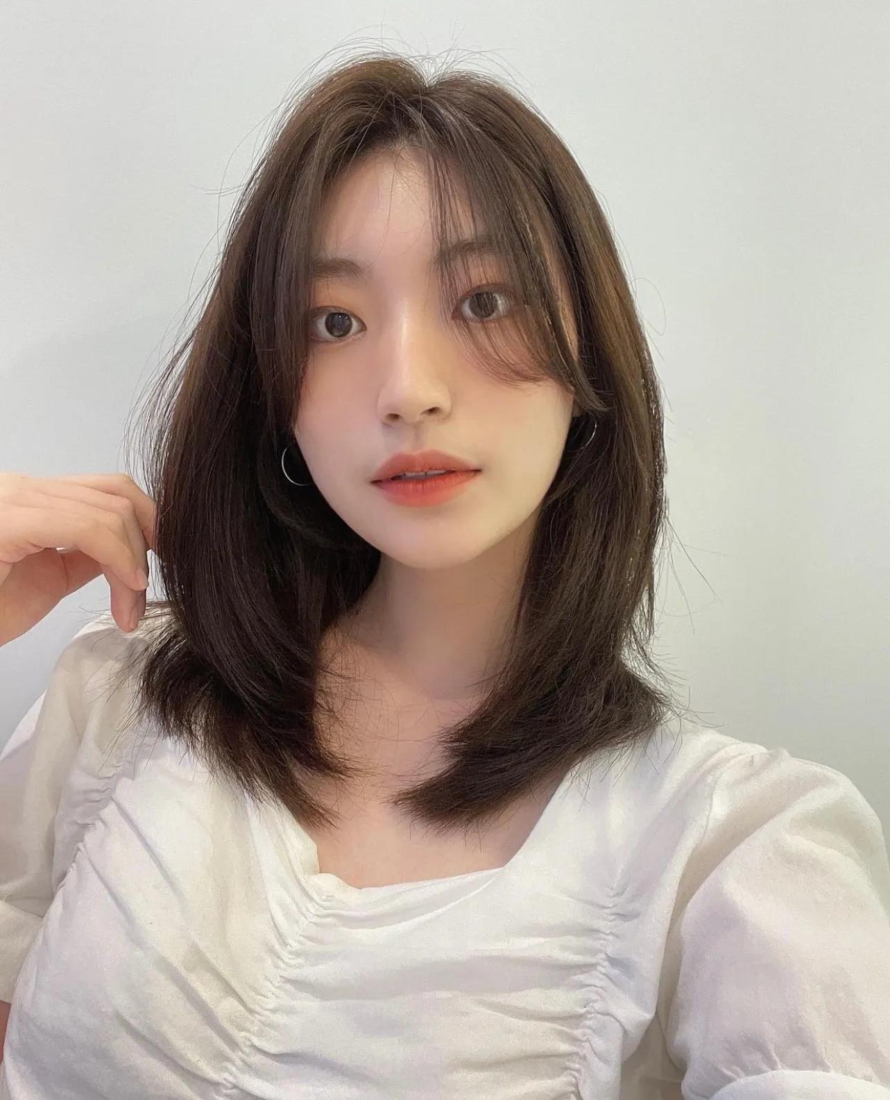 减龄洋气高级中长发,中年减龄发型中长发