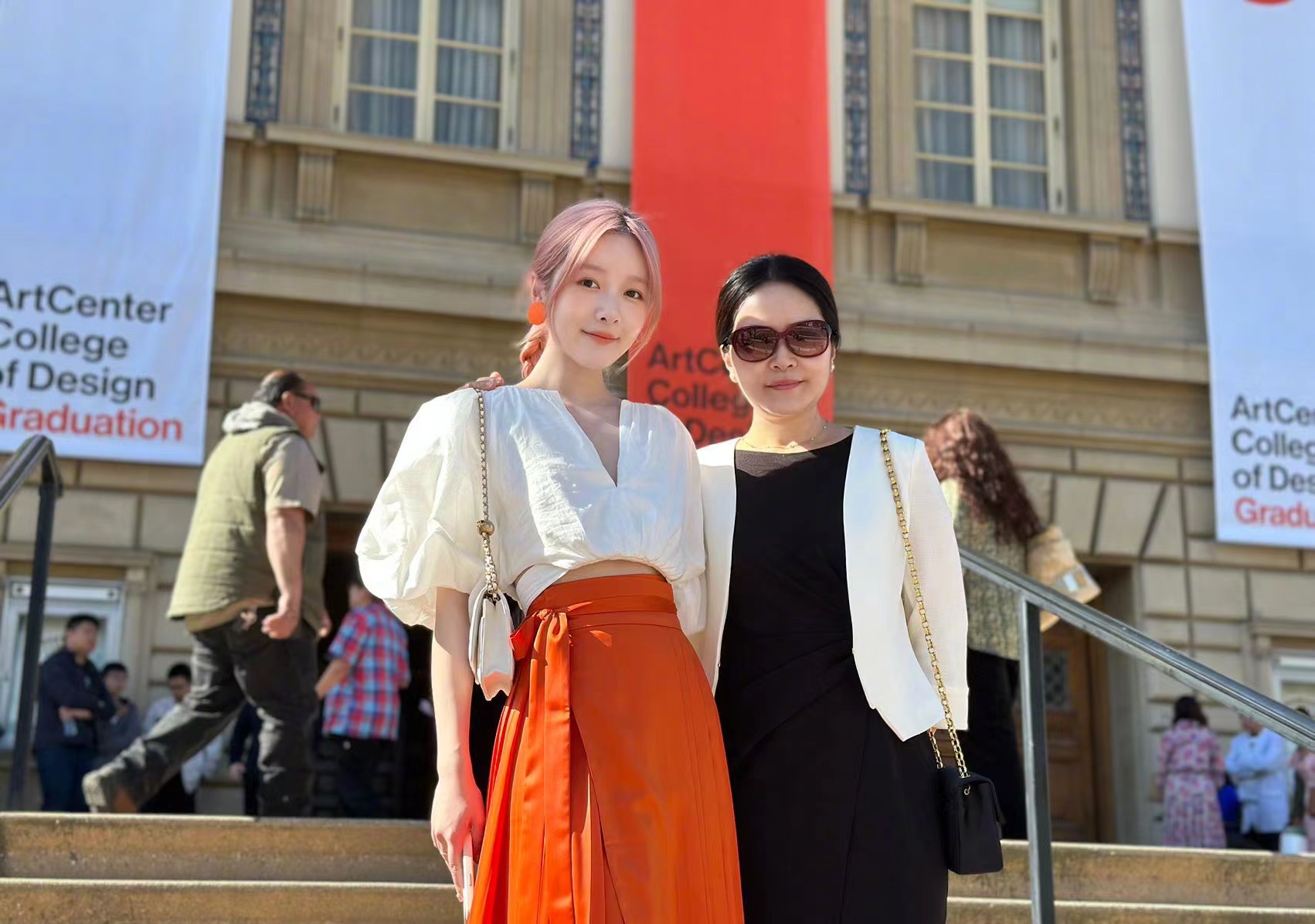 如何看待徐娇因泳衣照惹争议,泳装照惹争议徐娇