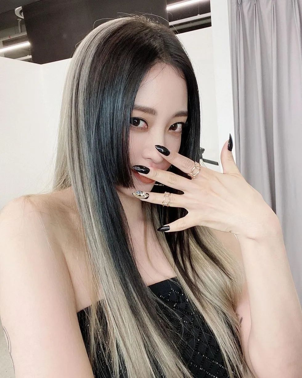 jennie最新编发,jennie同款彩带编发教程