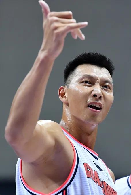 杜锋接手李春江时候广东队员名单,李春江和杜锋