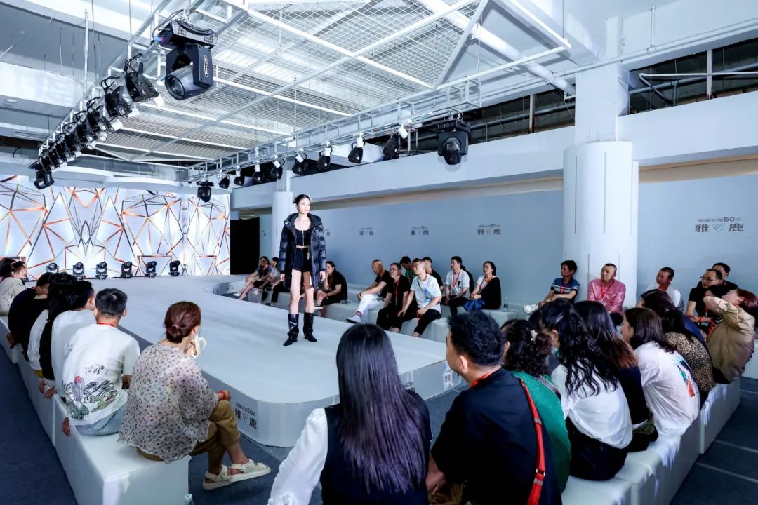 汇聚潮流服装品牌,汉口北品牌服装冬