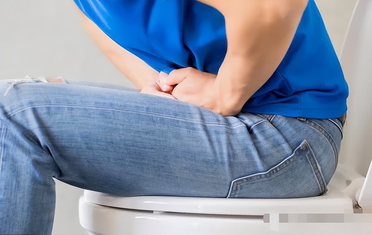 总感觉想排便又排不出来小便带血,总感觉想大便拉不干净怎么回事