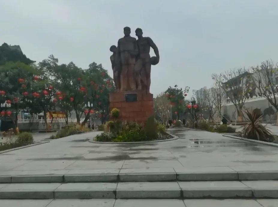 春游开拓眼界,春游樱花广场图片