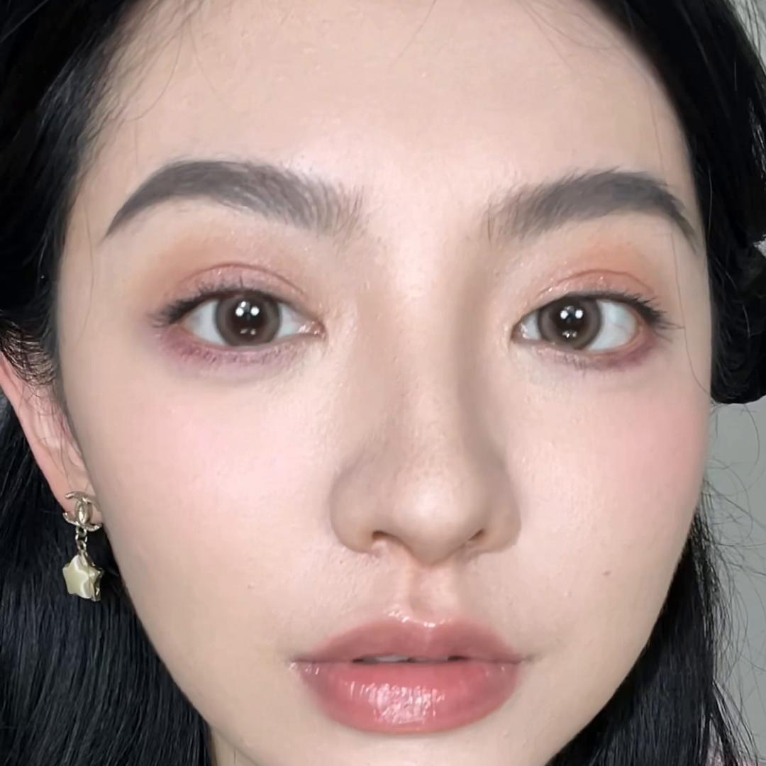 tf眼影盘圣诞限定拔草,tf樱桃口红妆