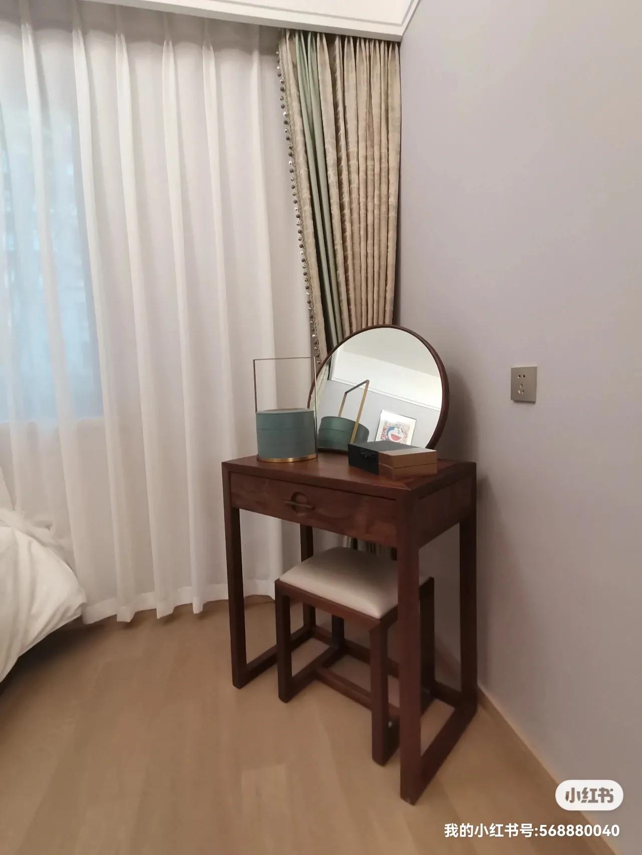 新中式与轻奢结合时尚感强烈,轻奢家新中式