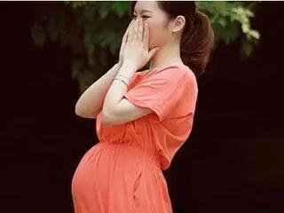 怀孕后怎么老是放屁特臭,怀孕后老爱放屁怎么回事