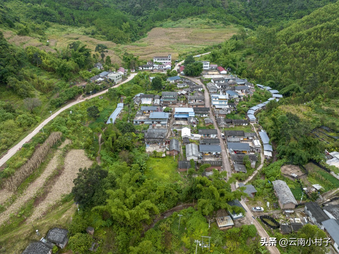 云南古盐井在哪里,诺邓盐井产于哪个地层