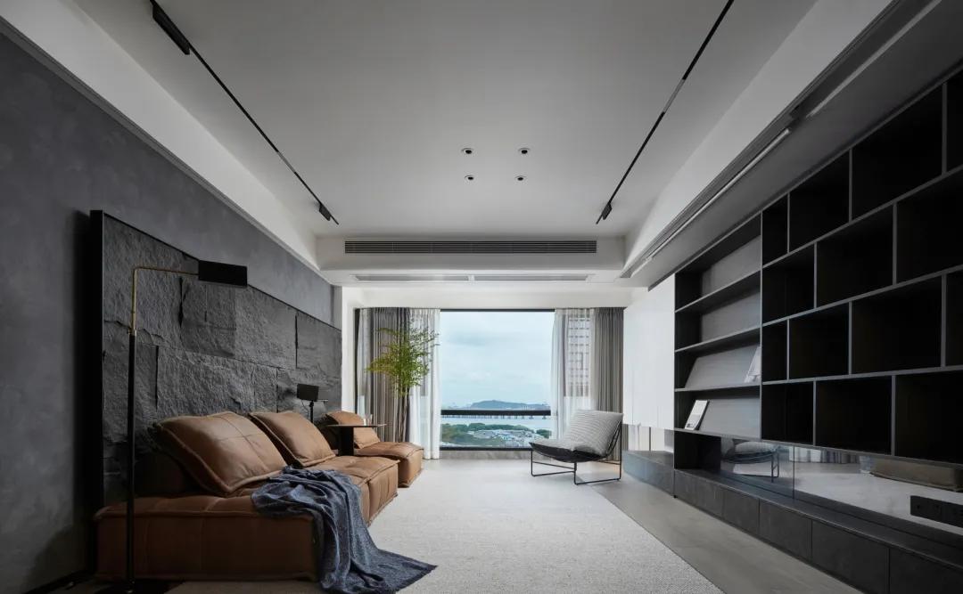 酷飒不冰冷，工业风也可以温暖轻奢