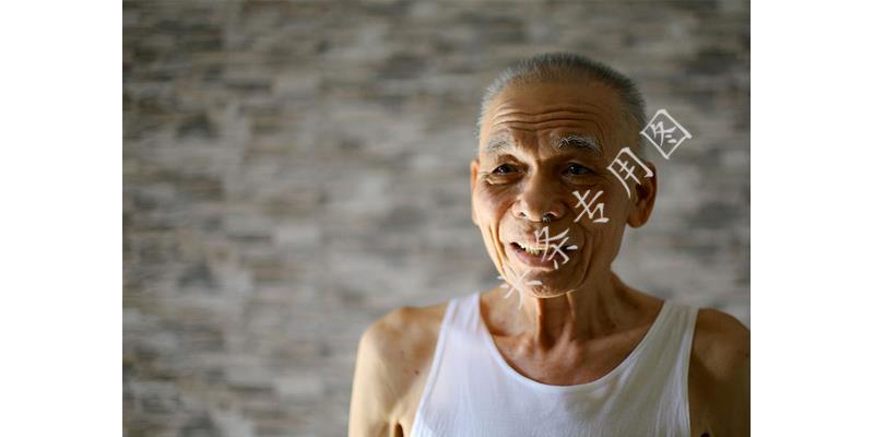 不给我弟买房,不给我弟弟买房子就离婚