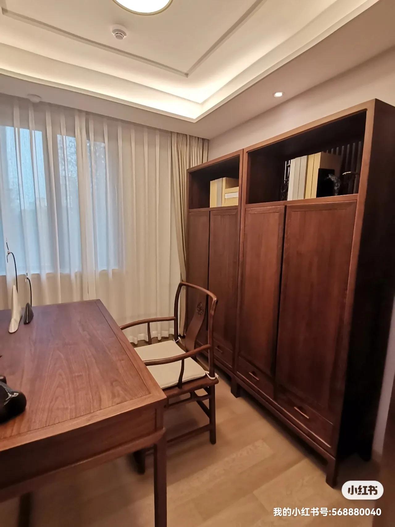 新中式与轻奢结合时尚感强烈,轻奢家新中式