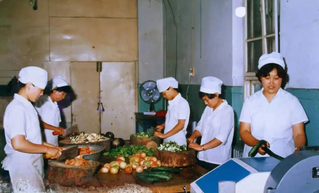 你的出现惊艳了时光温柔了岁月,一个惊艳了时光一个温柔了岁月