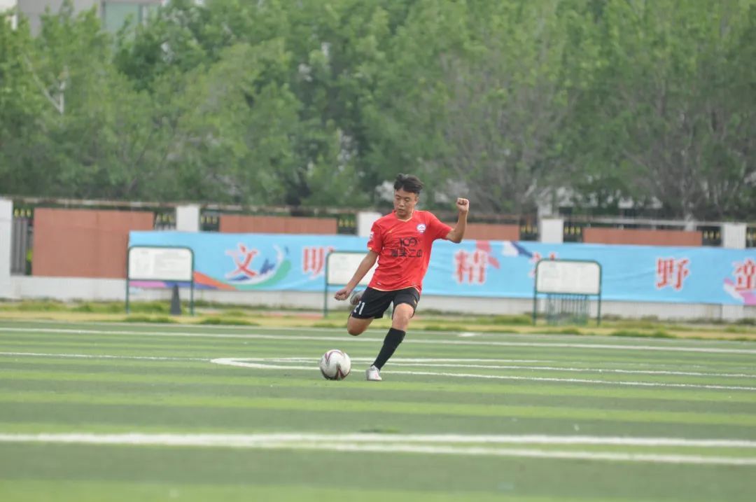 校园足球|汕头市第二中学黄鑫跃、郑铠敏：只有团队的赢才是赢