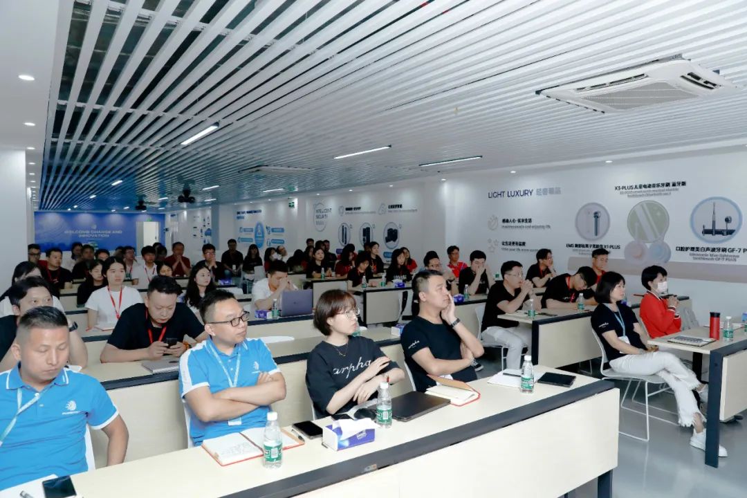 奋楫笃行丨富威集团2022年度总结暨2023年度规划会议隆重召开