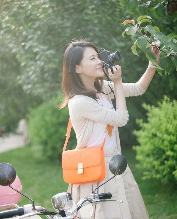 佟大为关悦结婚10周年,佟大为的妻子关悦比老公大多少