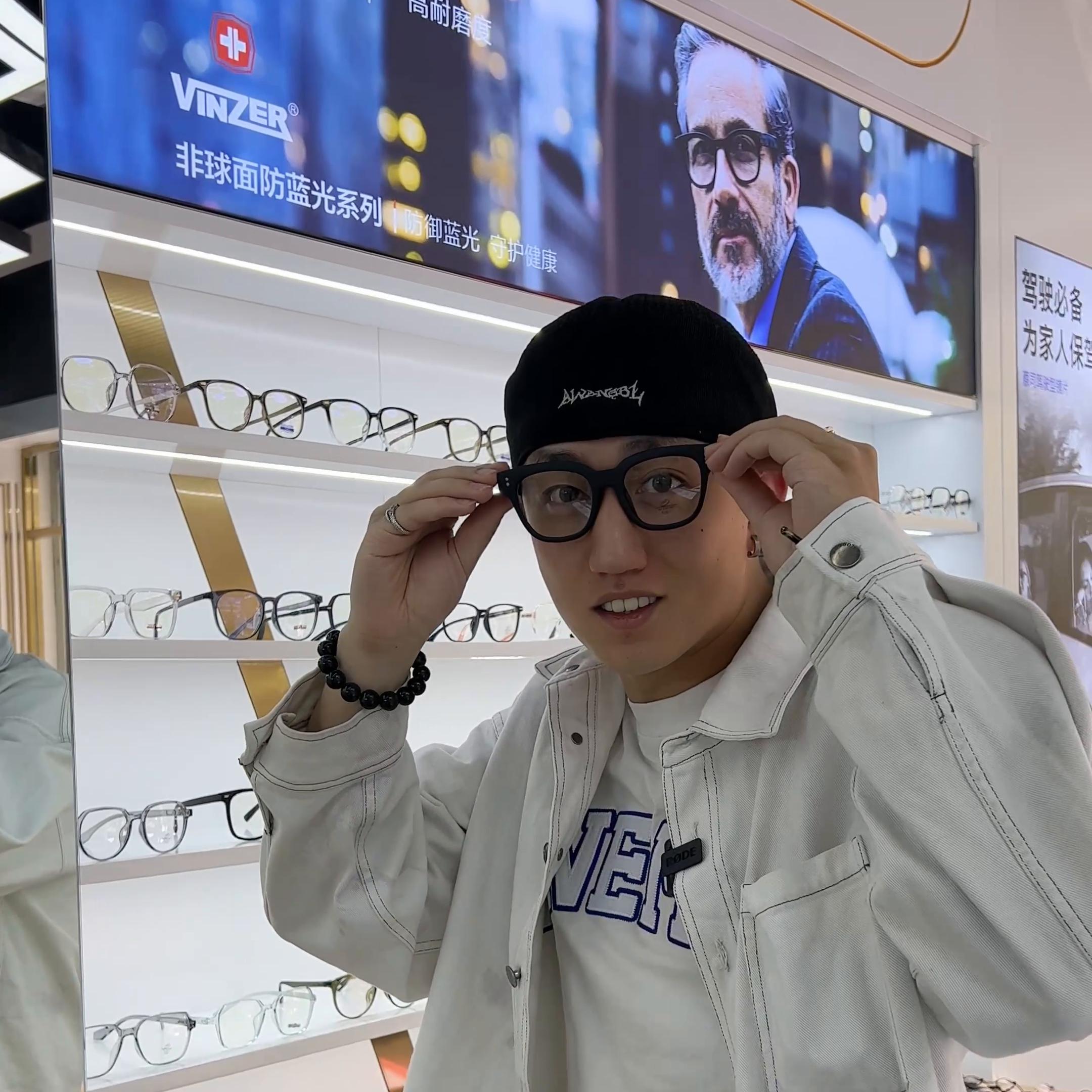 39米点个外卖我都吃不饱，今天居然配了副眼镜？！#昆明...