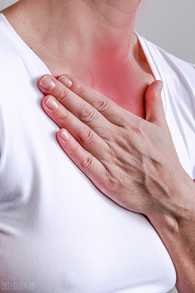 老是恶心干呕喉咙有粘痰怎么回事,咳出来的痰不小心吞了怎么办